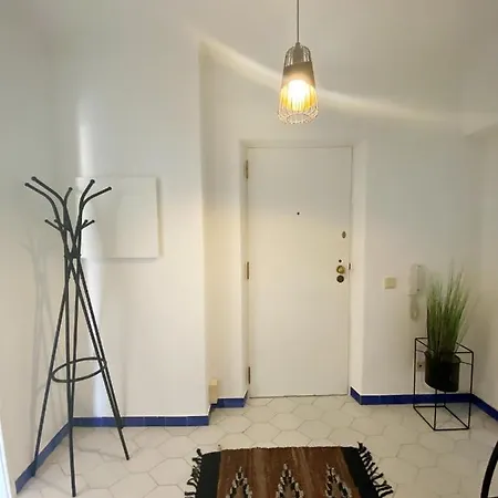 Cosy In With Balcony And Sea View 9 M²