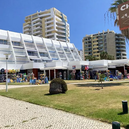 Cosy In With Balcony And Sea View - 9 M² Portimão