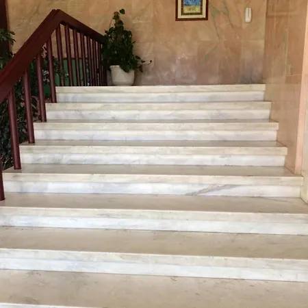 Cosy In With Balcony And Sea View - 9 M² Apartment Portimao