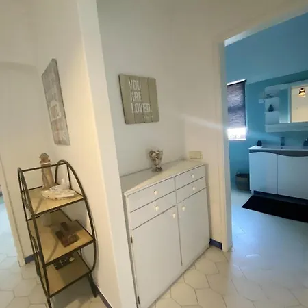 Cosy In With Balcony And Sea View - 9 M² Apartment *