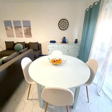 Cosy In With Balcony And Sea View - 9 M² *