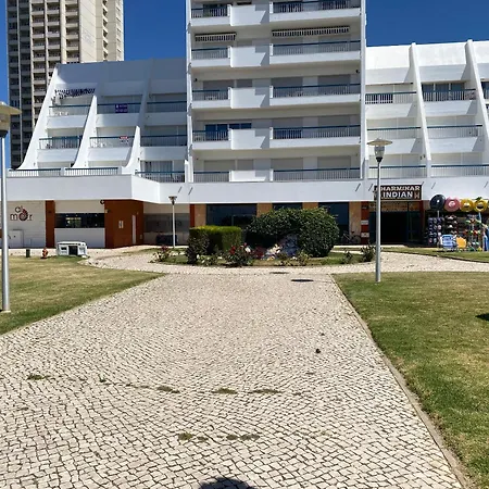 Cosy In With Balcony&sea View - 9 M² Apartamento Portimão
