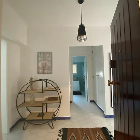 Cosy In With Balcony&sea View - 9 M² Apartamento Portimão