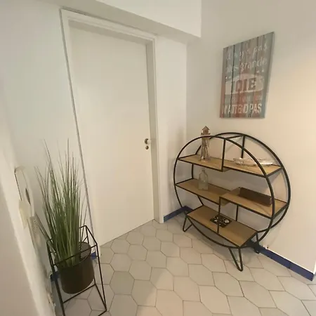 Apartamento Cosy In With Balcony&sea View - 9 M²