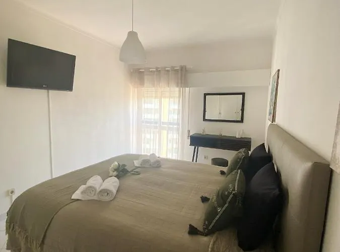 Cosy In With Balcony And Sea View - 9 M² Apartment *