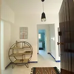 Cosy In With Balcony And Sea View - 9 M² *