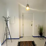 Cosy In With Balcony And Sea View - 9 M²