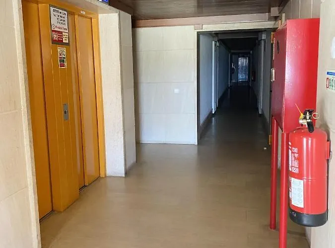 Cosy In With Balcony And Sea View - 9 M² Apartment *