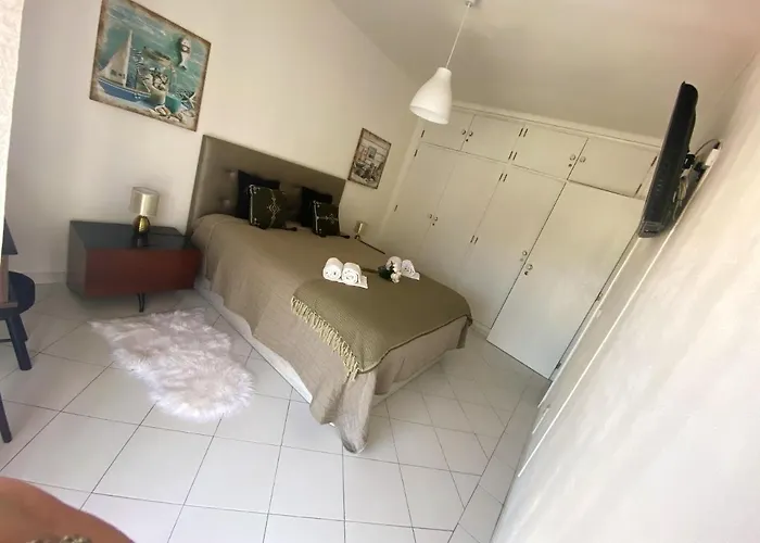 Cosy In With Balcony And Sea View - 9 M² Apartment